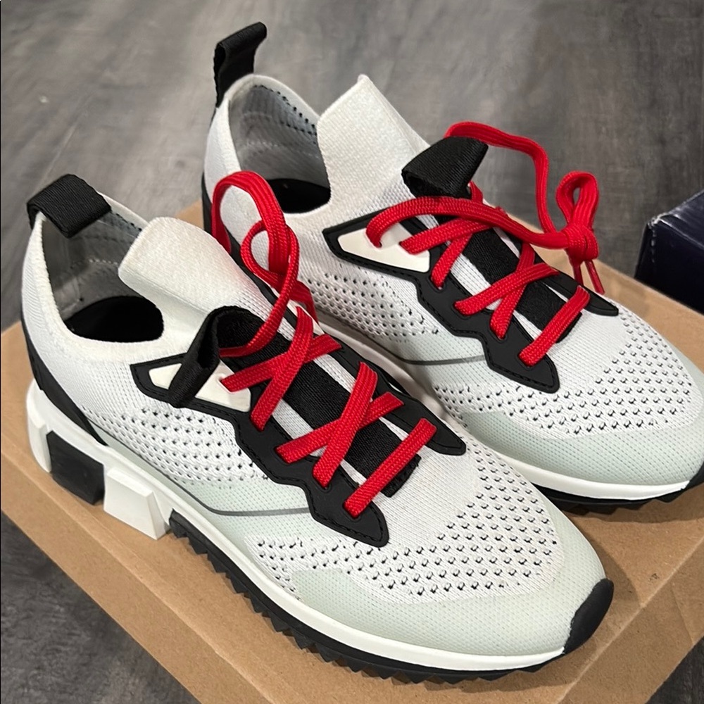 Steve Madden sneakers. New in box. Size 6.